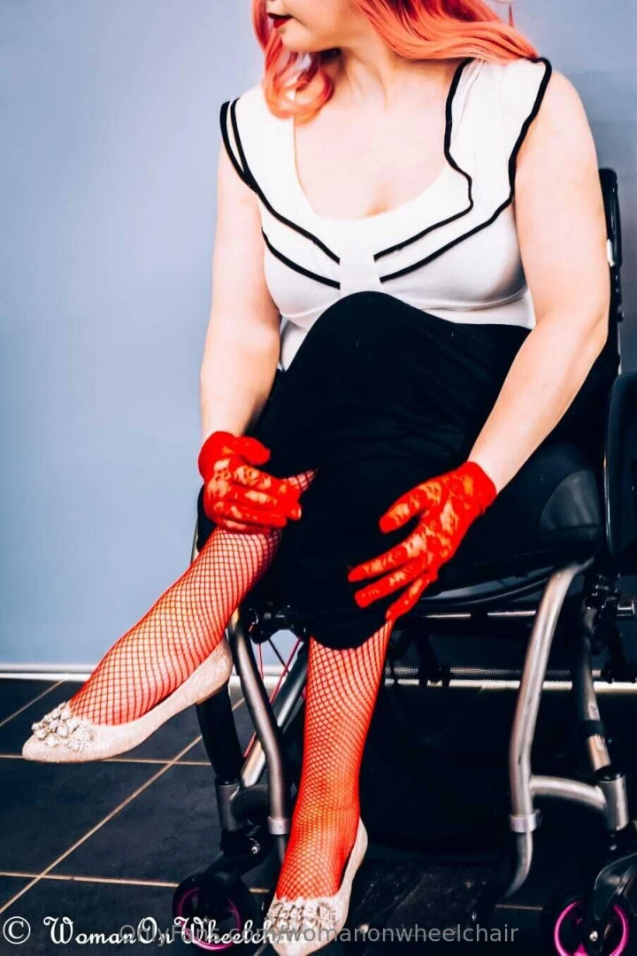 I feel like a change do you like the red look are you into red headed part 1 