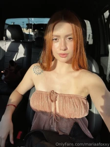 I m a pretty romantic and dreamy girl sometimes i like to get in the