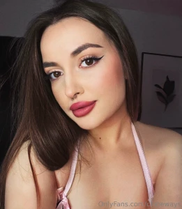 In this photo i feel like a spring tulip delicate fresh and full of