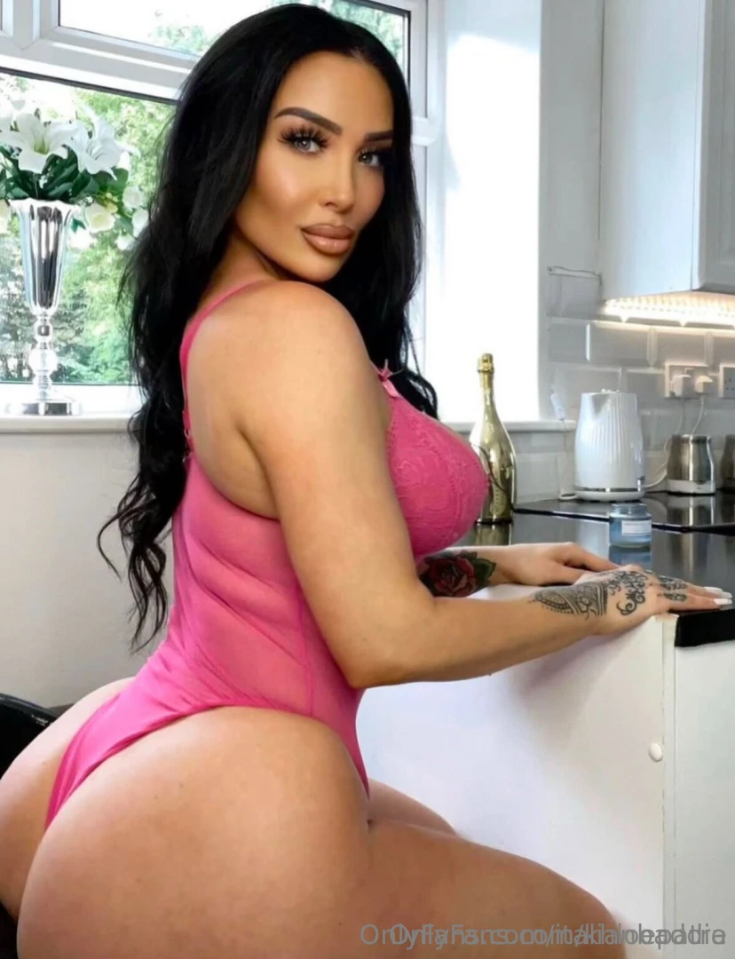 Omg have you seen this italianbaddie i heard she was back on of and 