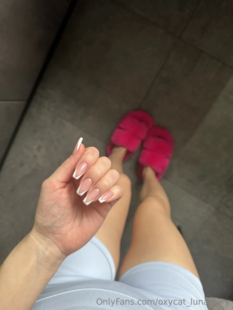 What do you think about mu new manicure i like it so gentle and girly 