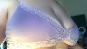 What do you think of purple on me i m just ready to bounce on someone