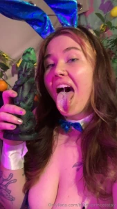 This bunny has a thing for dragons and glitter part 1