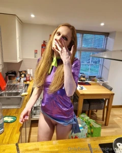 How often does your wife butter the toast with her peachy pussy out part 2