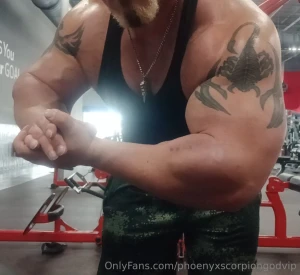 Arm pumpage for the good boys part 4