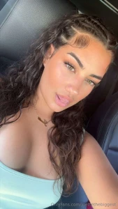 Heyy im online message me