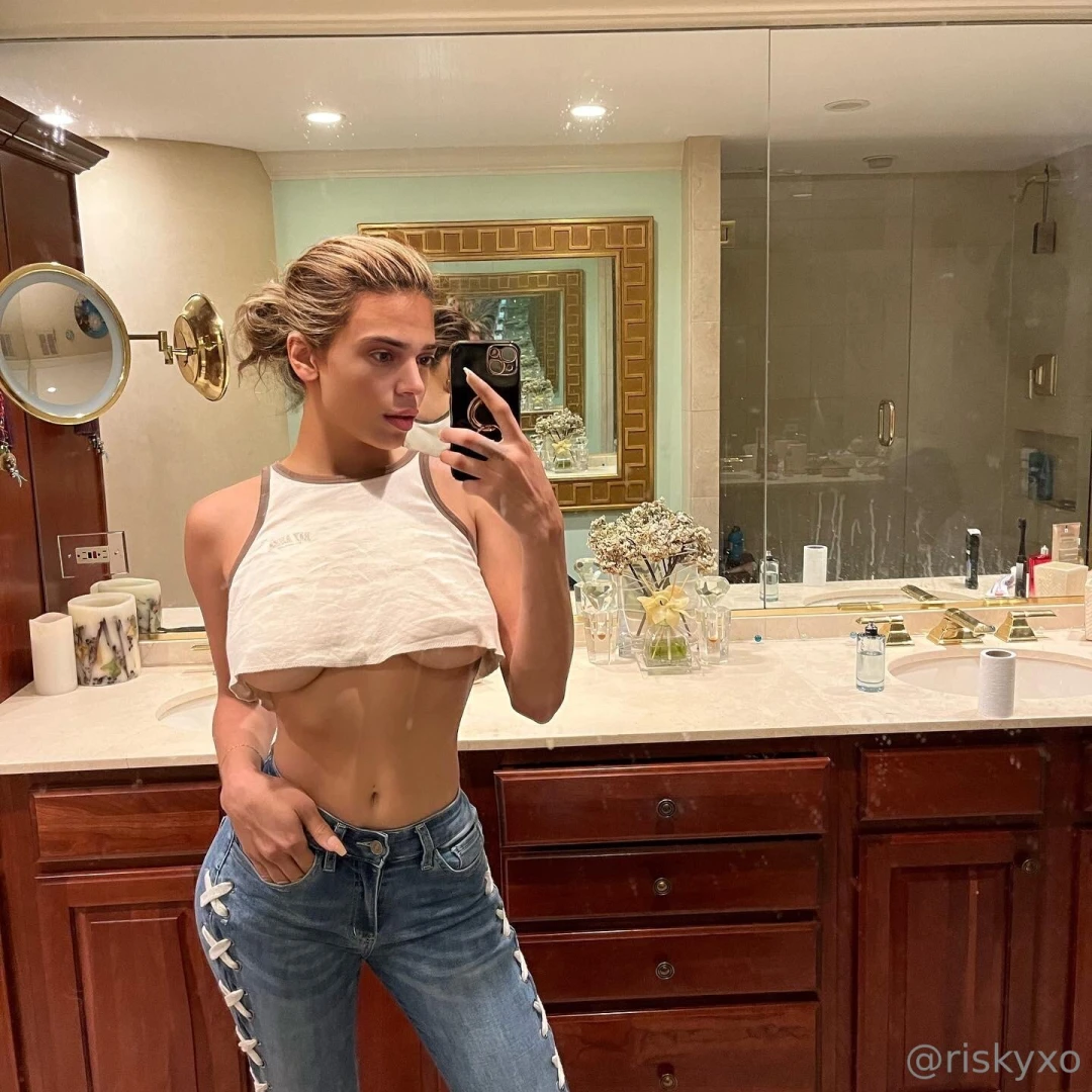 A lil underboob never hurt nobody 