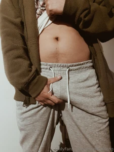 Me puse este buzo para estar c modo pero parece que algo m s se acomod