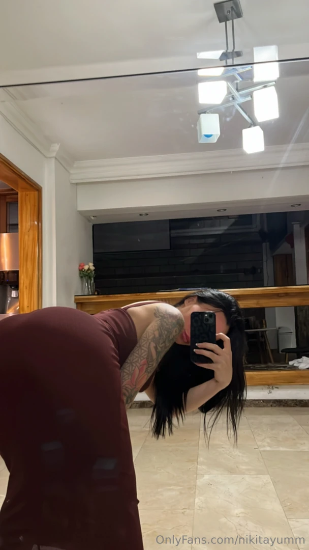 How good does this dress look on me 