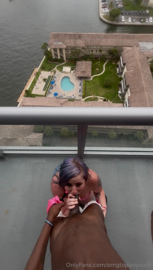 I fucked this hot bbc lover in miami giving her a warm welcome to the 