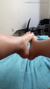 Where d you lick first feet or pussy