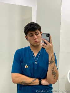 Que dicen quieren ver un videito con mi traje cl nico en la pega