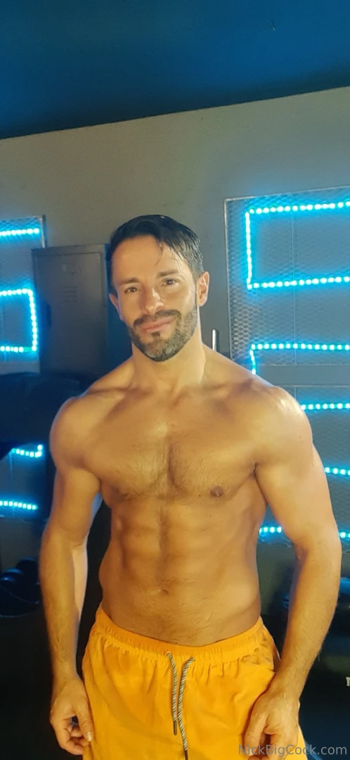 Te gustaria tocar mi cuerpo 
