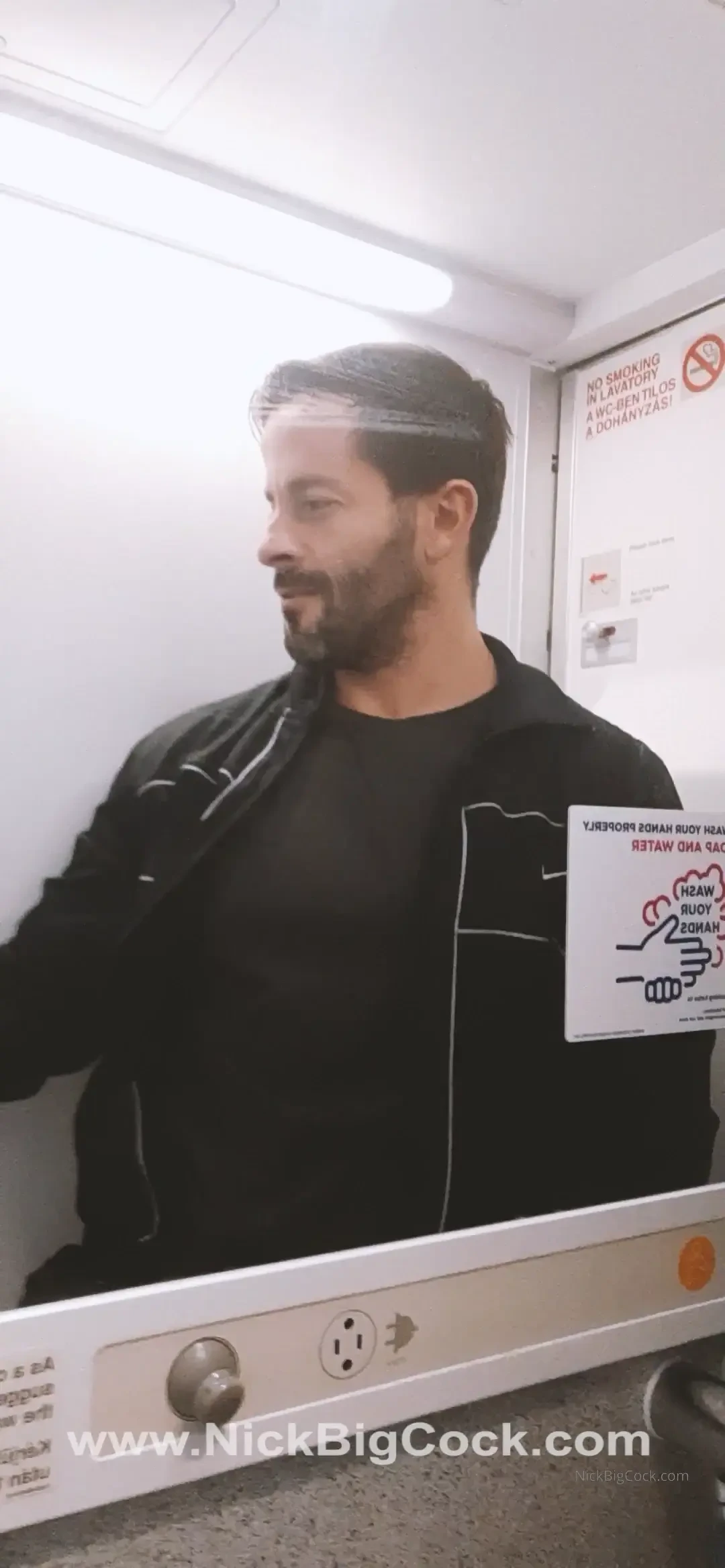 Enjoying the flight i love masturbating on airplanes hahhaa 