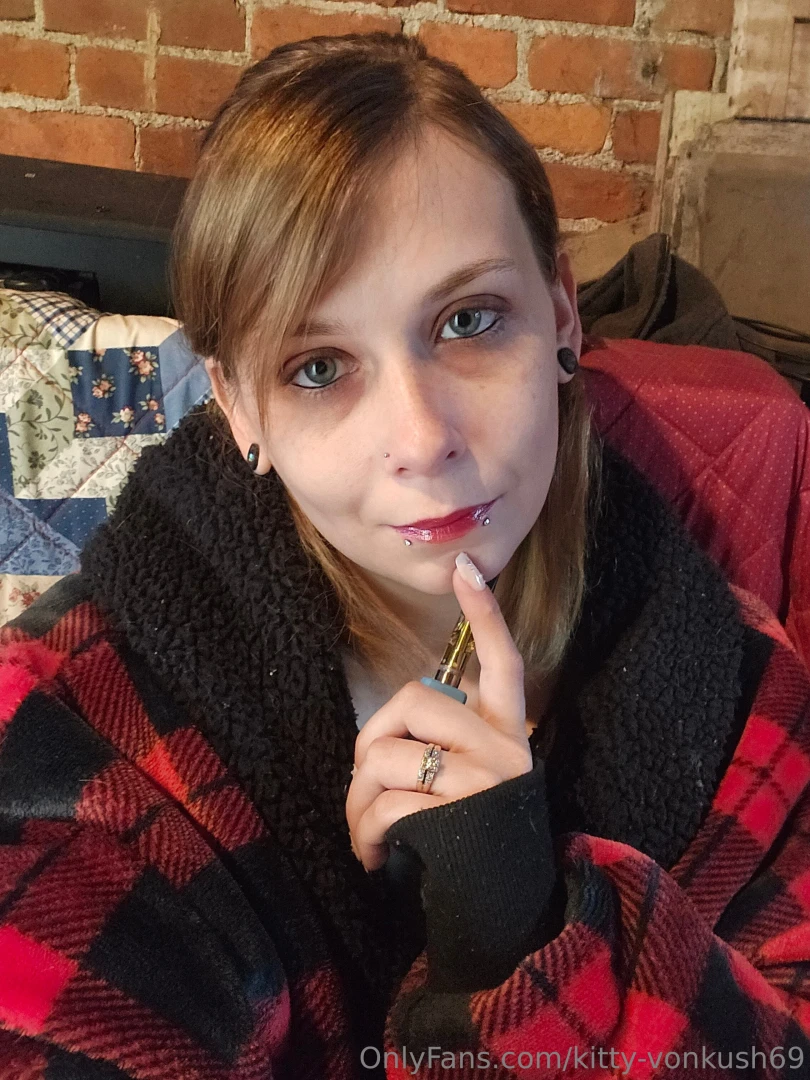 Hmmm i m ready for date night with hubs who s gonna be the bestest boi 