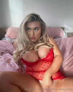 This marika_morgan blonde with big boobs is ready to rub them and part 101