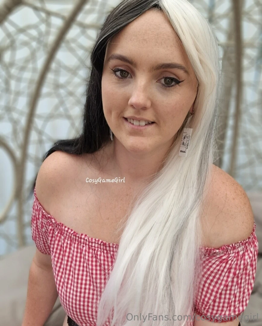 Https onlyfans com cosygamegirlpremium anyone else so so hot 