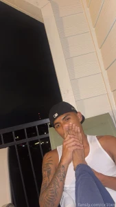 Comment if u wanna see me suck the homies toes