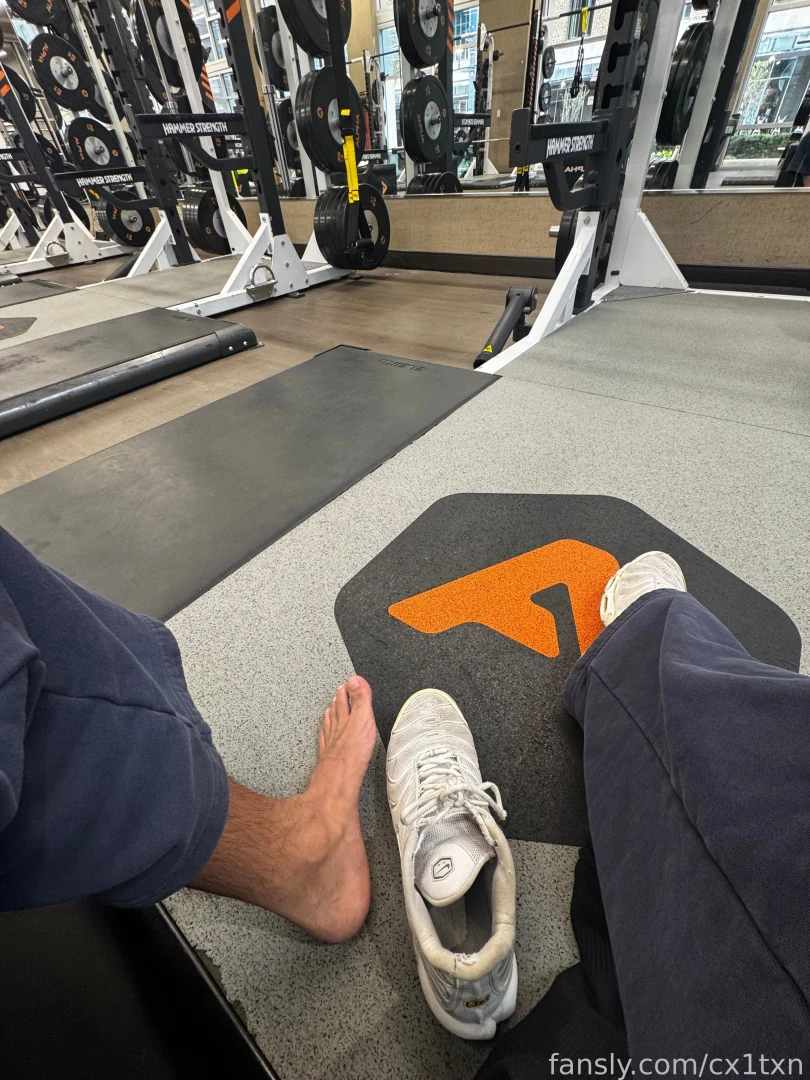 Hurt my foot at the gym they need to be worshiped part 2 