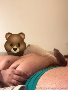 Warning horngry big bear feed it or run away