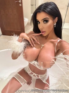 The biggest tipper gets a personalized fan sign from me wanna see your