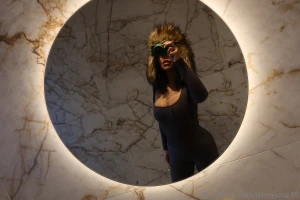 Even my hat can t keep me warm