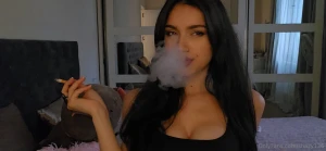 I had to grab the opportunity of enjoying my favorite ciggie asap