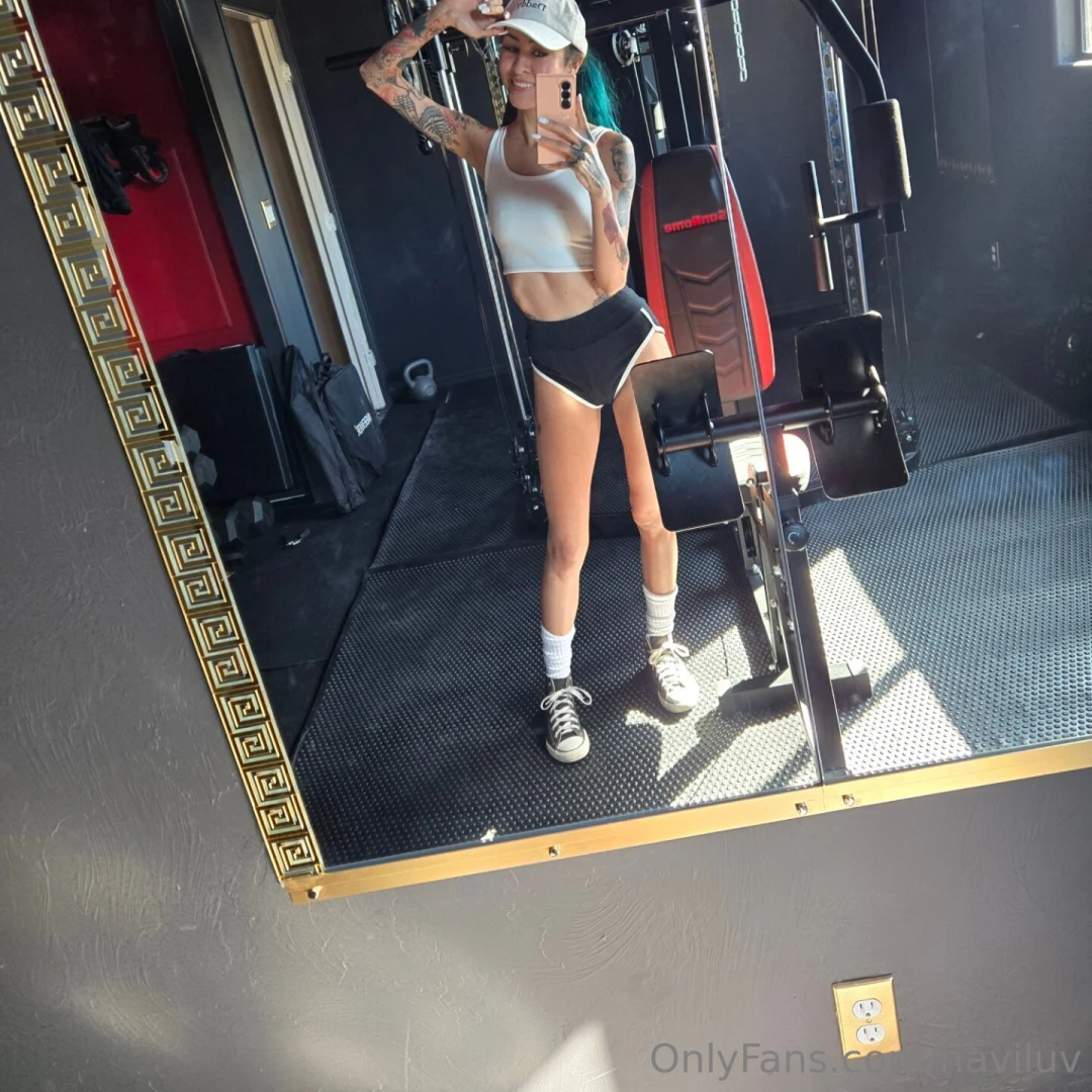 Guess what i worked out at the gym today part 1 