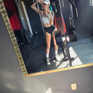 Guess what i worked out at the gym today part 1