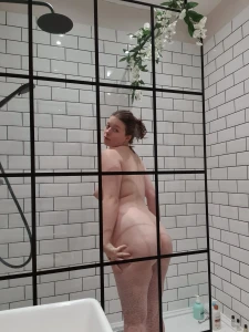 Slippery tentacle woke up horny and slipped away for a few minutes to part 1