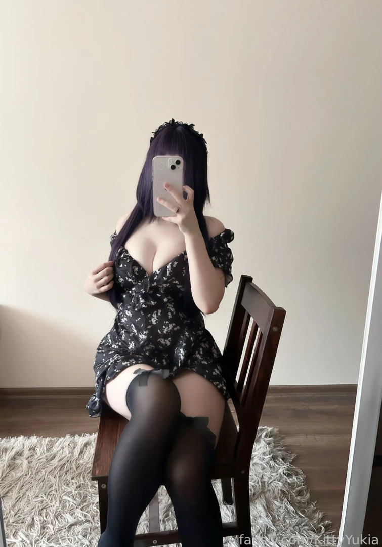 Black and purple cosplay cosplayer teen bigboobs boobs tits egirl 