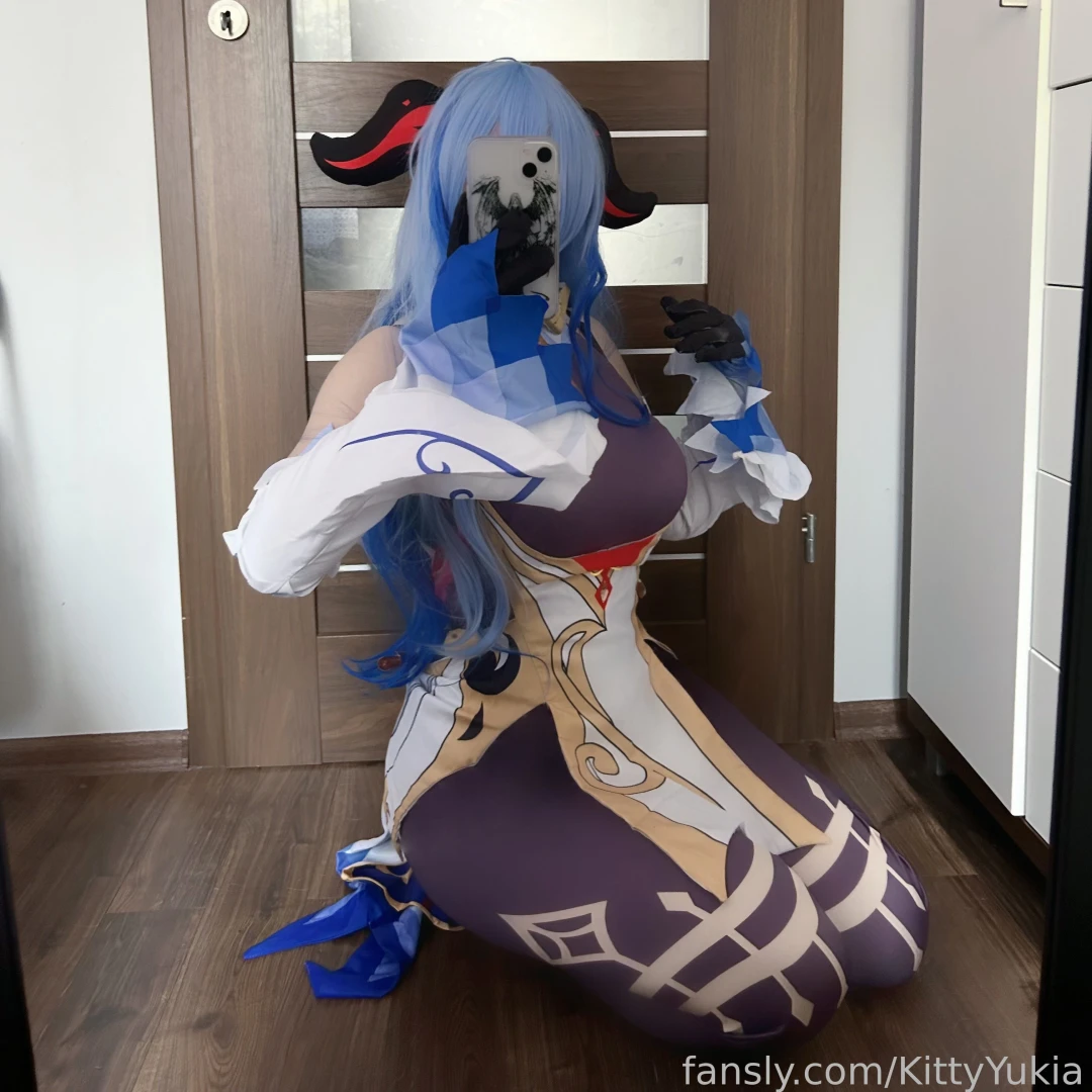 Ganyu cosplay cosplayer egirl bigtits thighs bigthighs boobs wig 