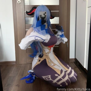 Ganyu cosplay cosplayer egirl bigtits thighs bigthighs boobs wig