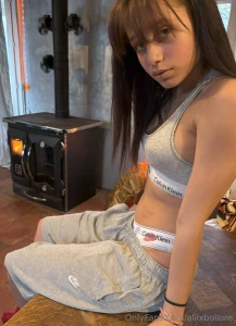 Bon pause pause pause les gars ce post c est pour ma meilleure amie part 1