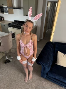 He said i look pretty so i let him cum on my face part 1