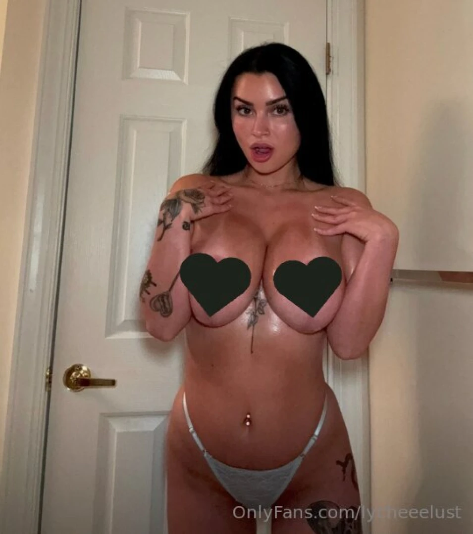 New titty worship set just sent out in dms 