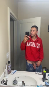 I swear i m always horny 24 7 and sometimes it sucks lol