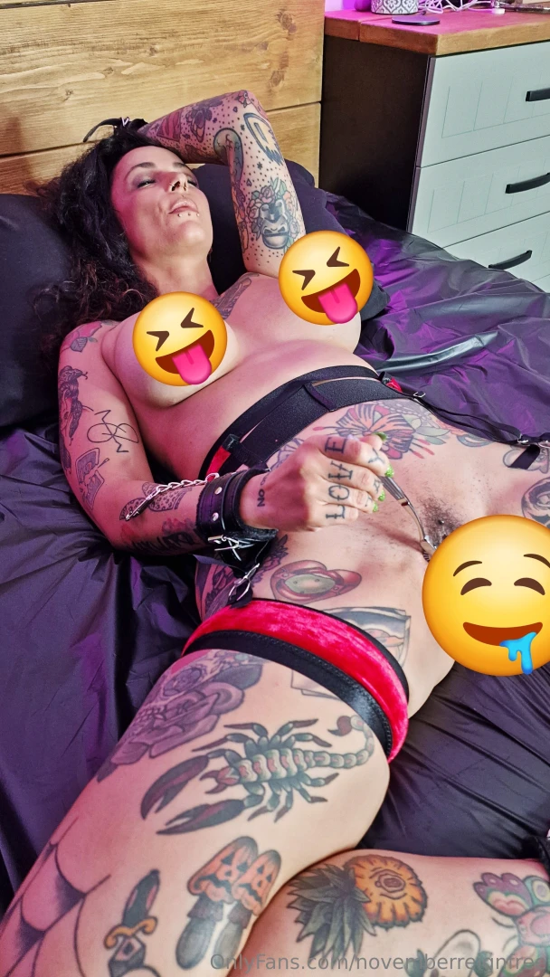 I love the sensation as i run the sharp pinwheel across my wet pussy part 1 