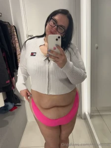 Small belly and little ass