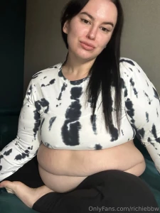 Today was a fat yoga day yoga its hard and i eat some chocolate milka part 8