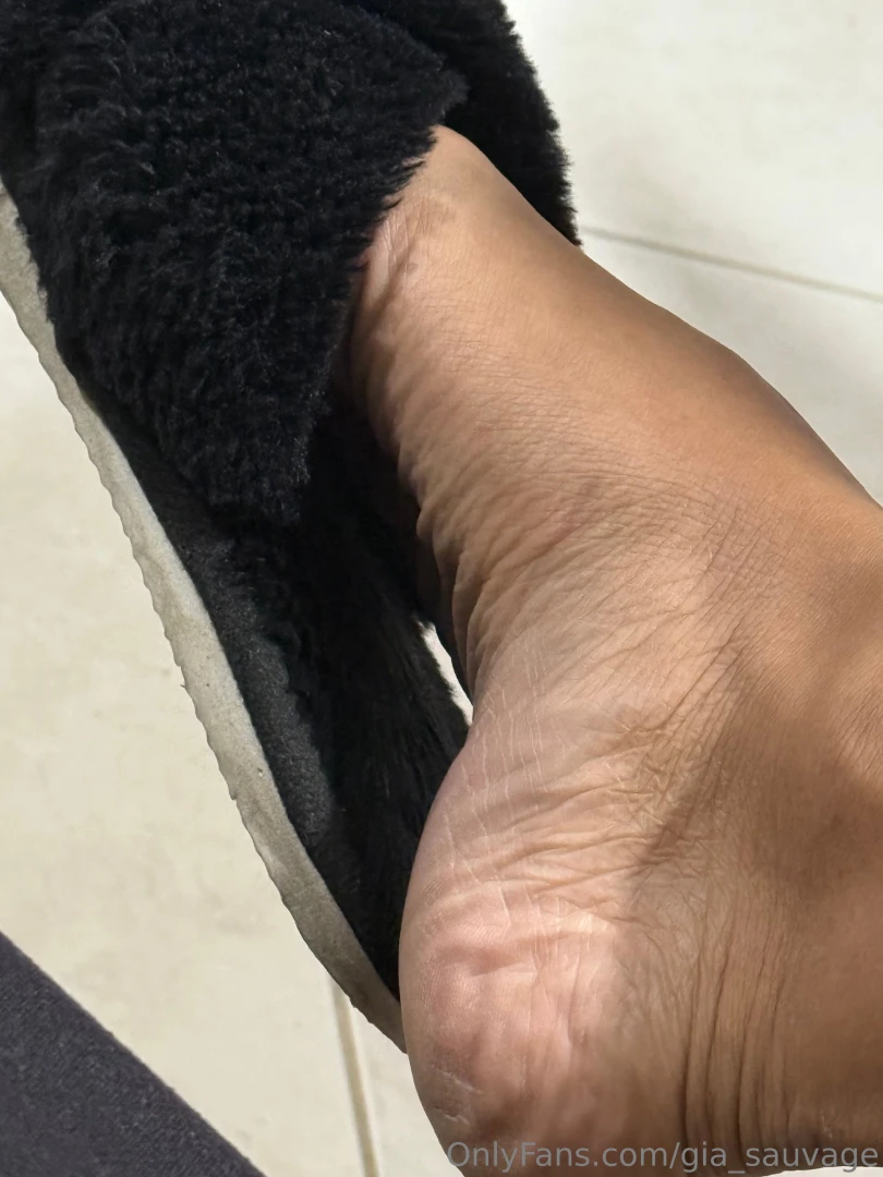 I want someone who massage and clean my feet part 5 