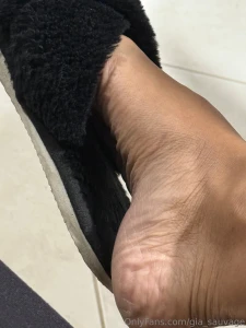 I want someone who massage and clean my feet part 5