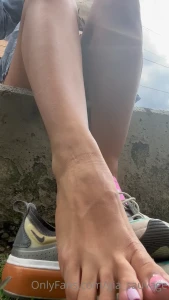You like my veins and sweaty feet