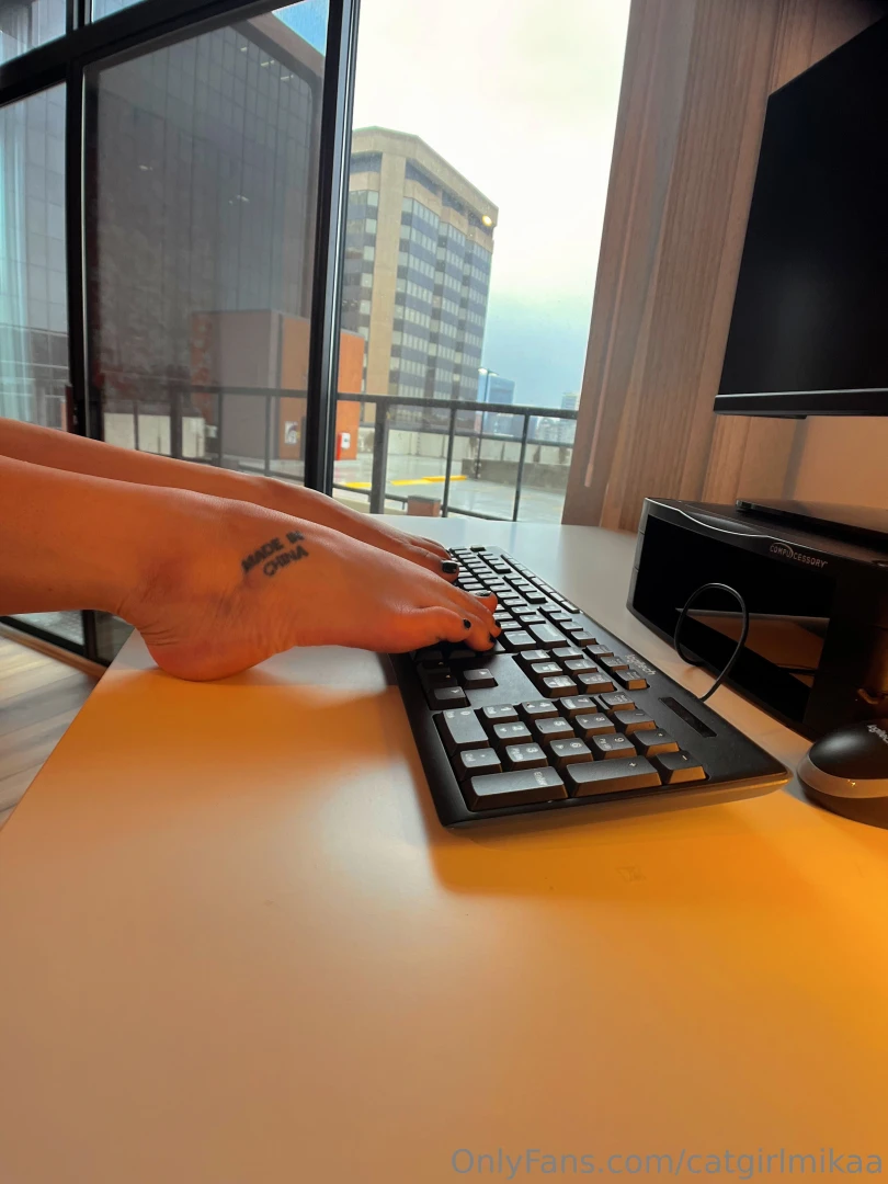 I think its sexy how hard you work catgirl waifu asmrgirlfriend feet 