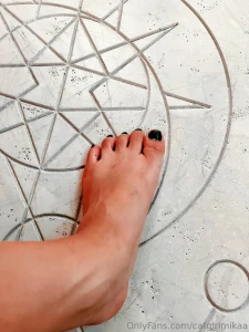 Cold cement feels nice