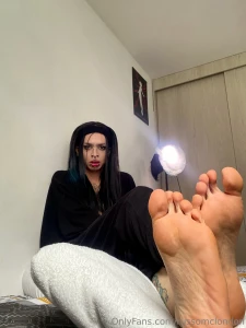 My feet need to be sucked part 1