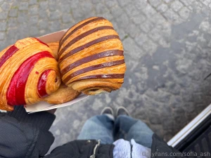 I love buns especially fresh soft and preferably mine a little