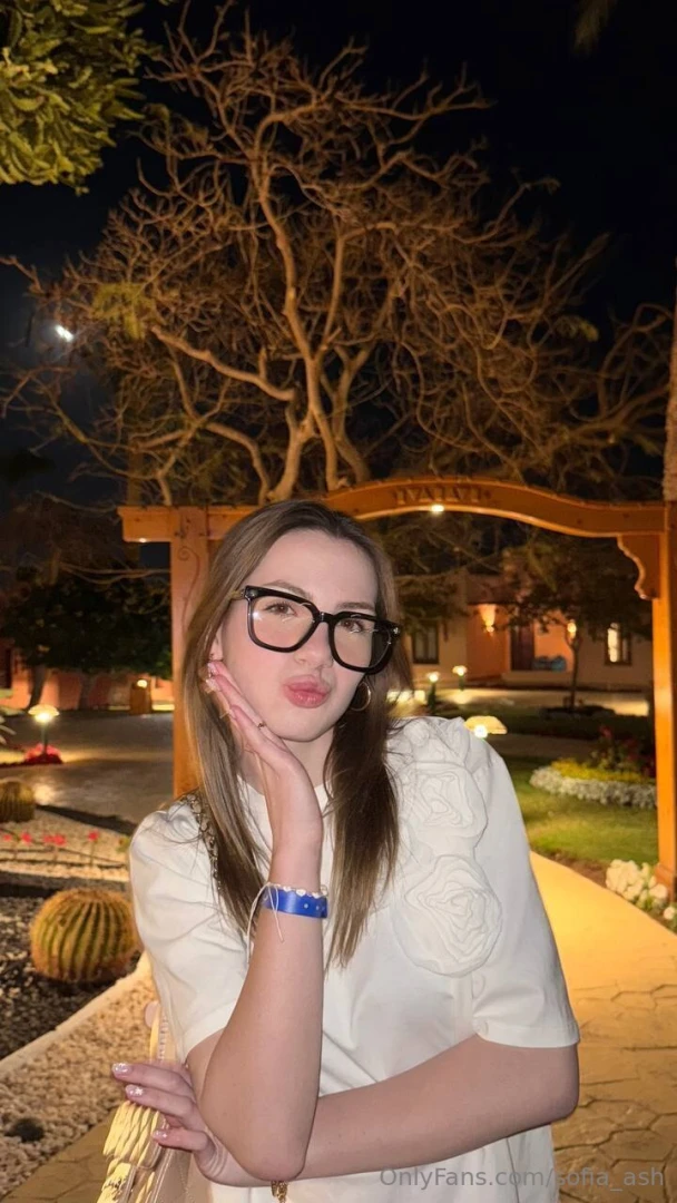 Barely 18 and already teasing oops think you can handle what s coming 