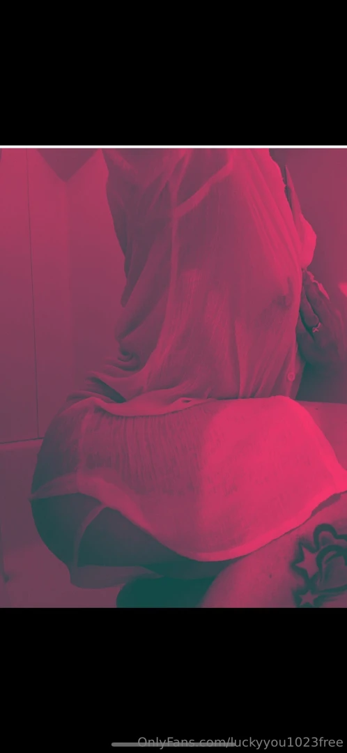 Everyone loves when the lights are red 