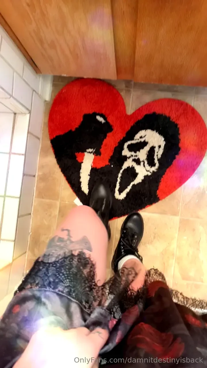 This might be one of my favorite gifts ever don t mind my chair my cat 